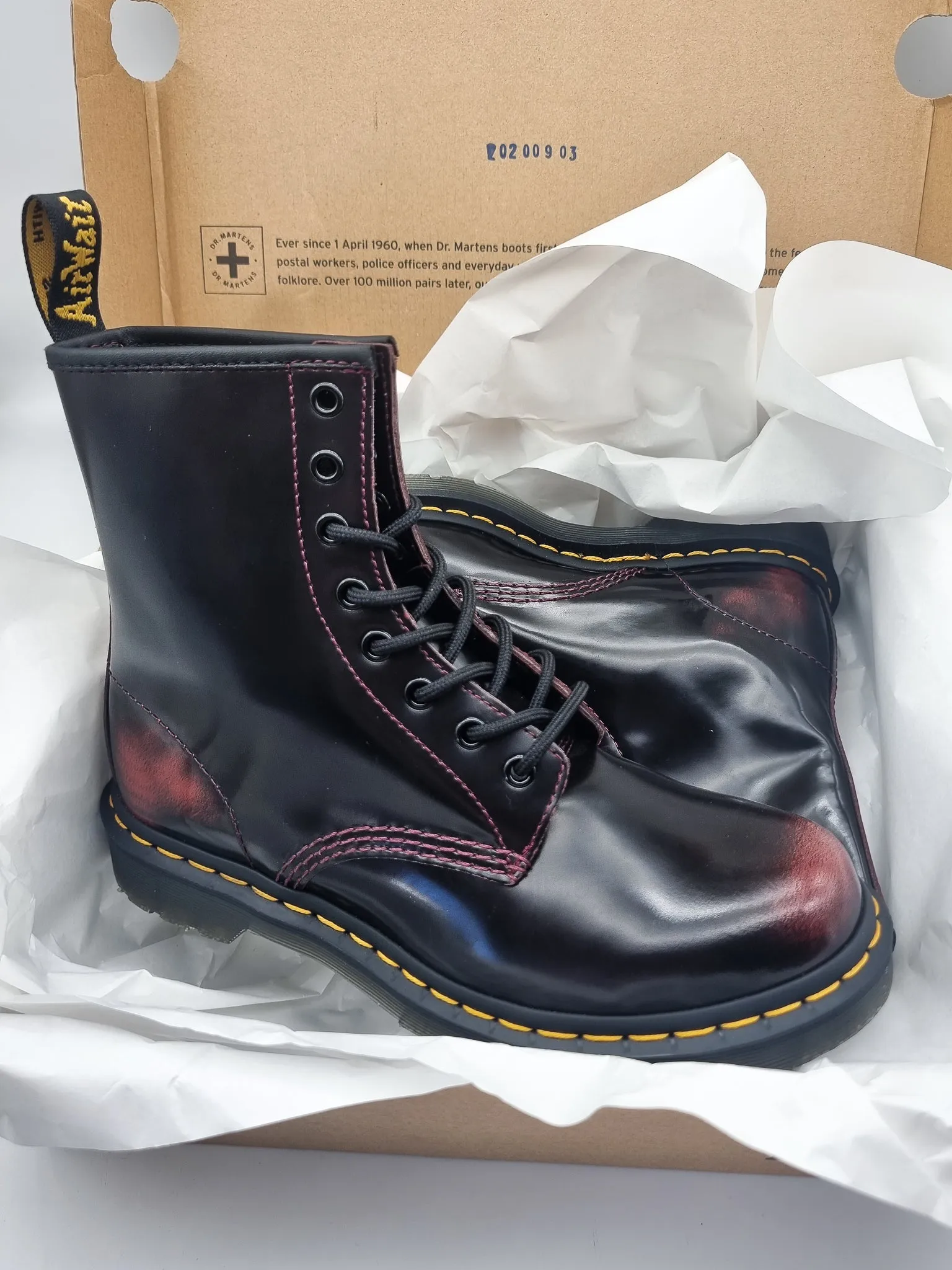 DR. MARTENS 1460 CHERRY ARCADIA
